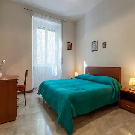 아파트 Guesthost - Piazza Re Di *