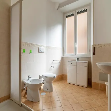 Guesthost - Piazza Re Di 아파트 *