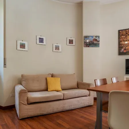 Guesthost - Piazza Re Di 아파트 로마