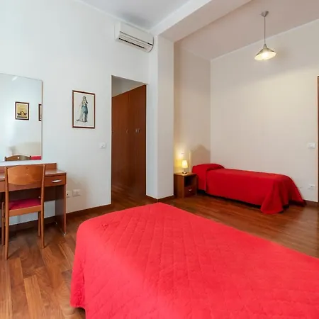 Guesthost - Piazza Re Di 아파트