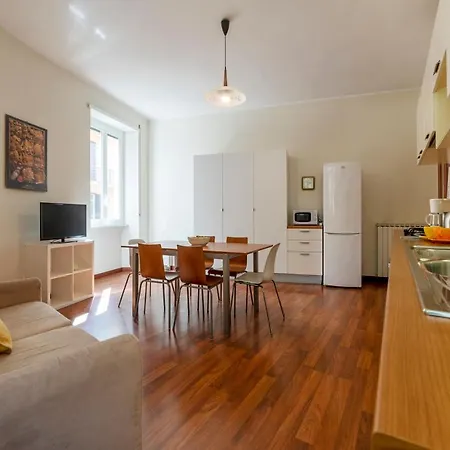 Guesthost - Piazza Re Di 아파트 *