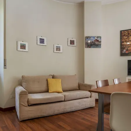 Guesthost - Piazza Re Di 아파트 *