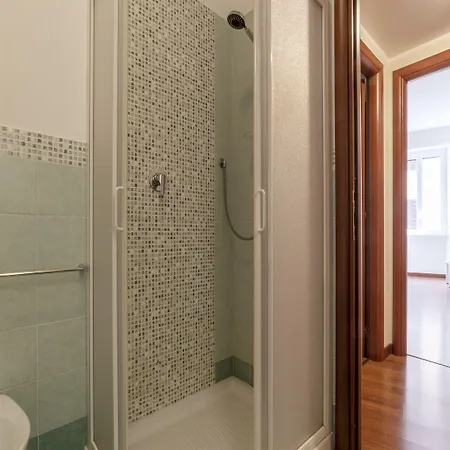 Guesthost - Piazza Re Di * 로마